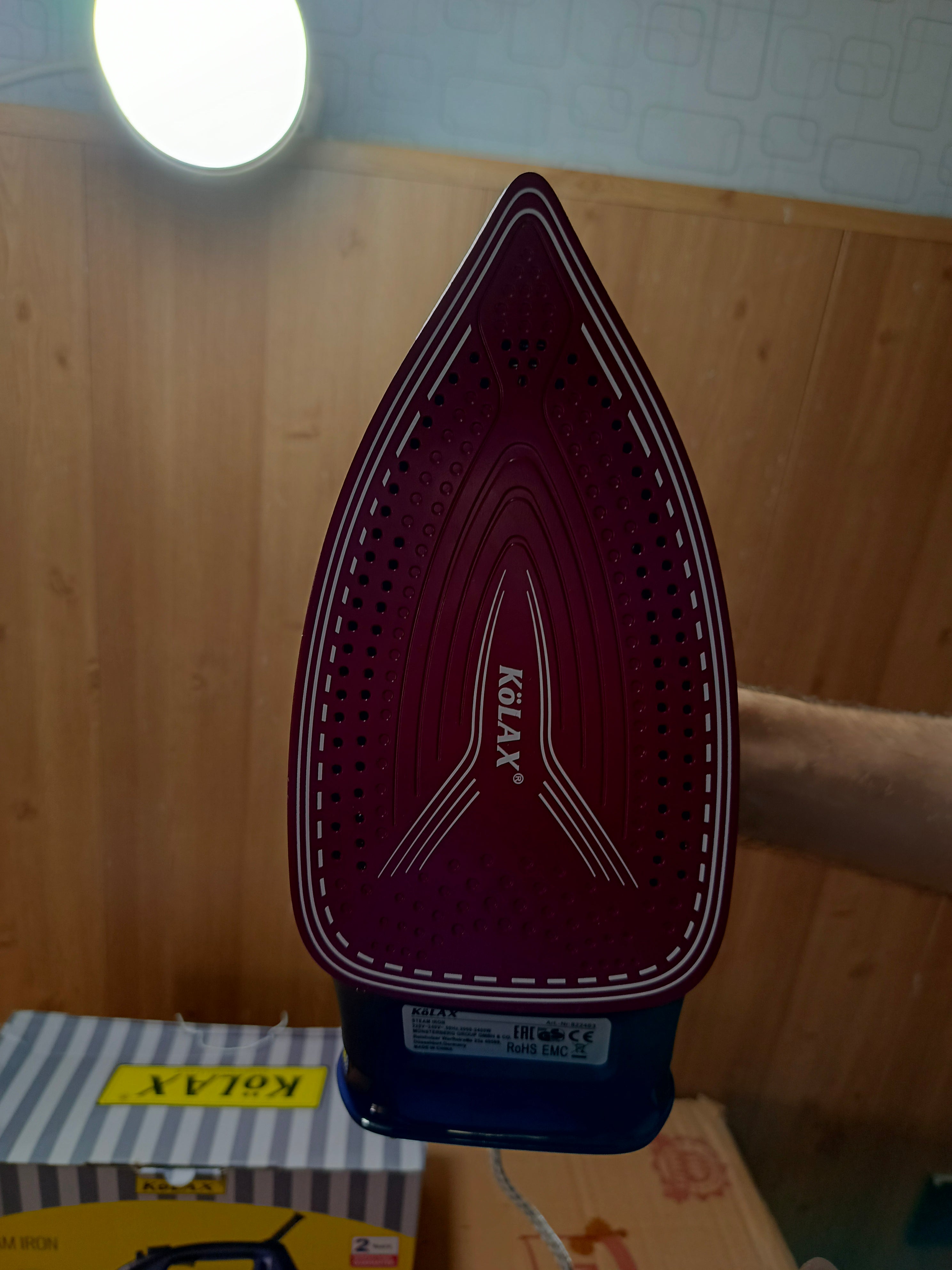 KoLAX Steam Iron